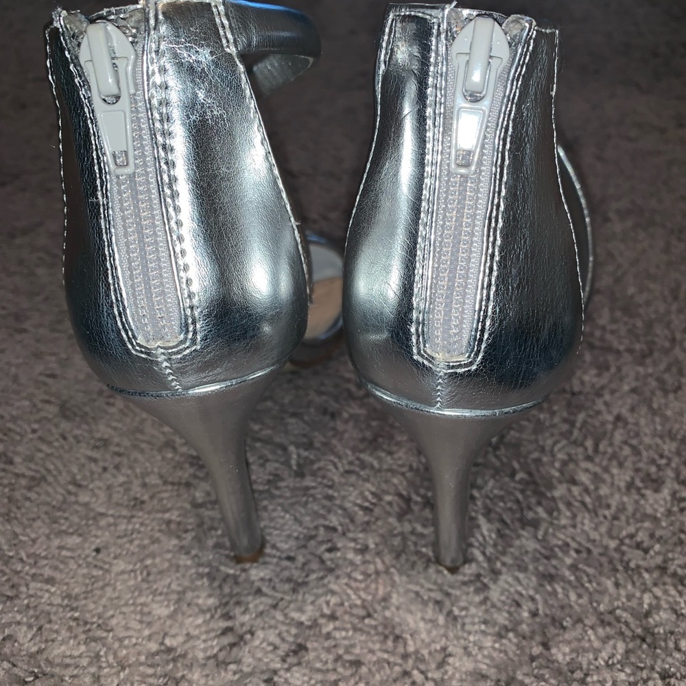 Chinese Laundry strappy silver heels - Picture 3 of 4